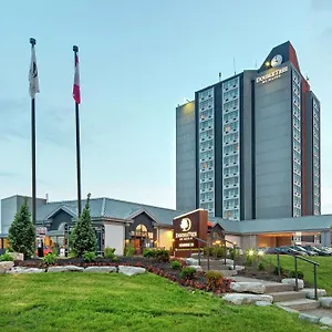 Doubletree By Hilton Airport, On מלון