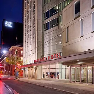Pantages Centre מלון